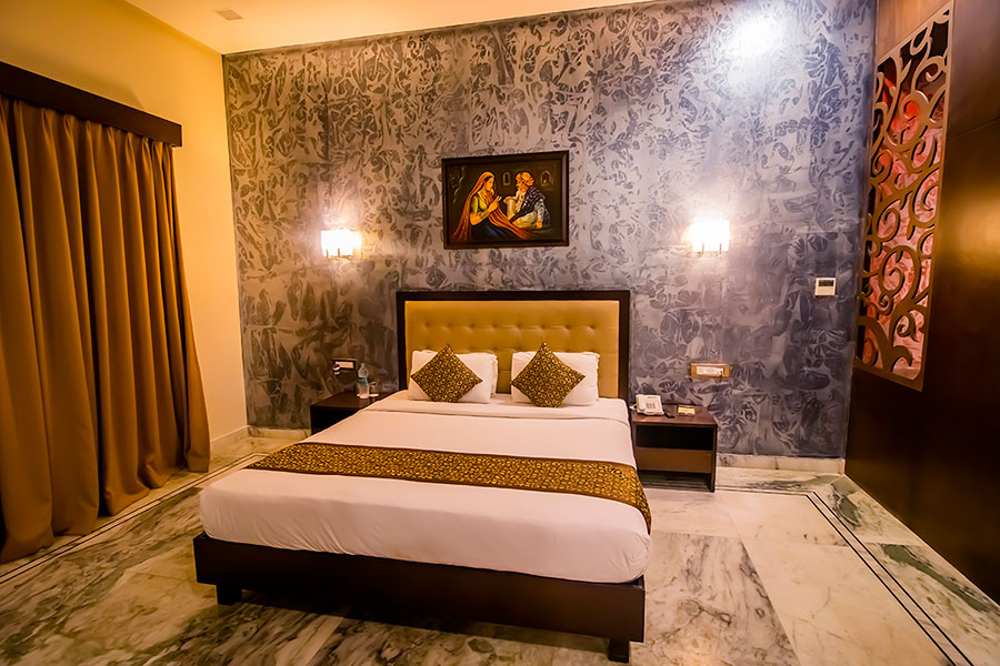 Bar and Restaurant in Mount Abu